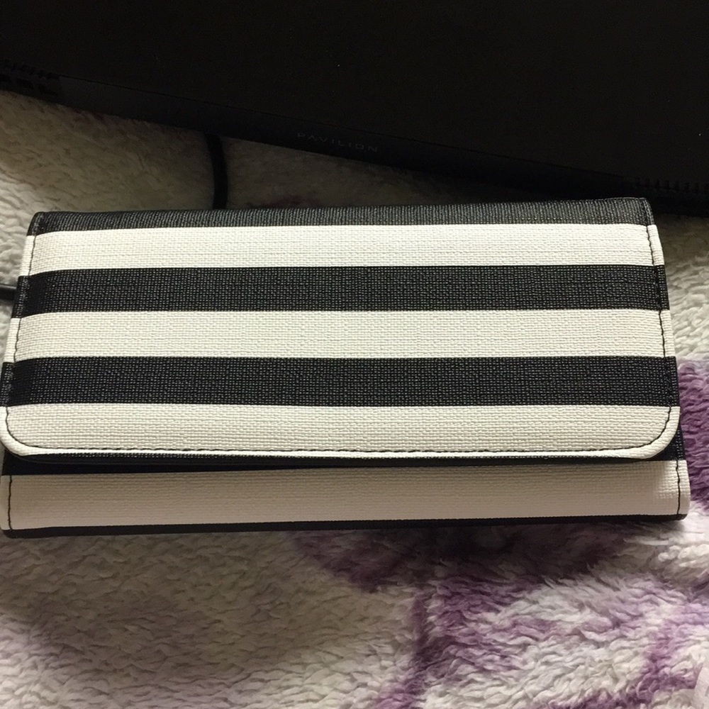 Kut from the Kloth Wallet 🌸💕